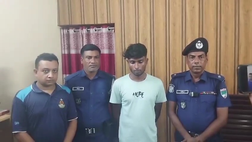 ফুলতলায় শিশুধর্ষণ চেষ্টার অভিযোগে কুষ্টিয়ার ভেড়ামারা থেকে অভিযুক্ত সাকিব গ্রেফতার