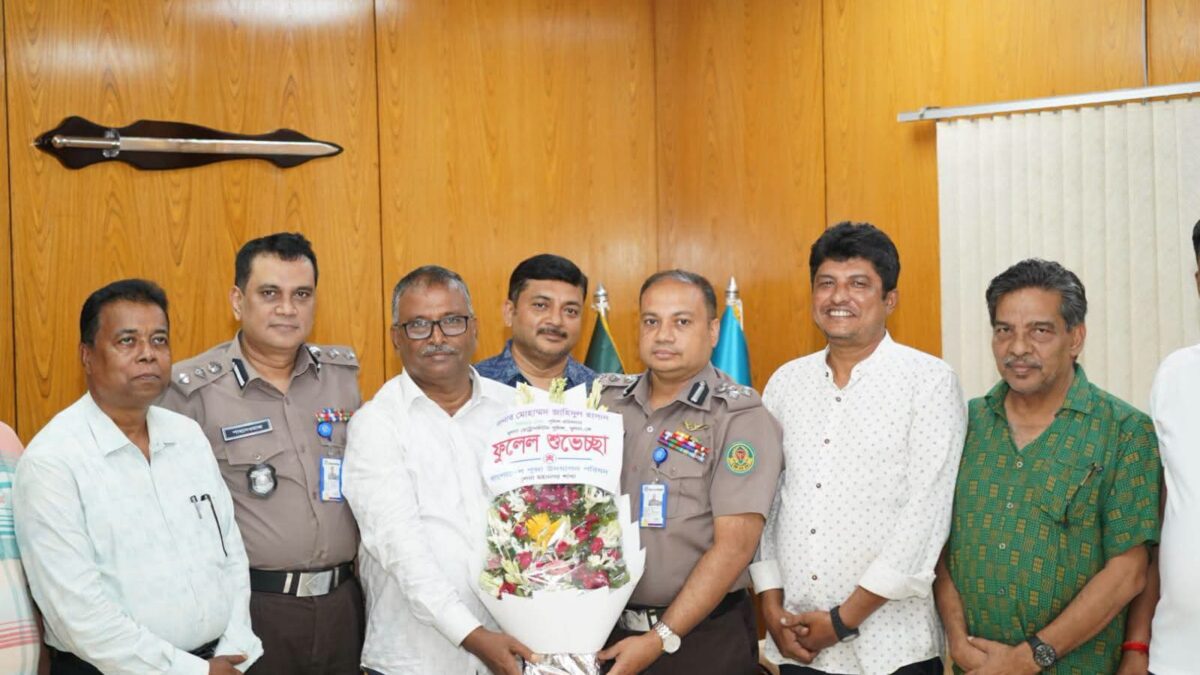 রথযাত্রা উপলক্ষে কেএমপি কমিশনার এর সাথে খুলনা মহানগর পূজা উদযাপন পরিষদ নেতৃবৃন্দের মতবিনিময় সভা অনুষ্ঠিত