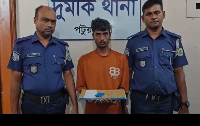 লেবুখালী চেকপোস্টে ২০০ পিস ইয়াবাসহ ১ জন মাদক কারবারি আটক
