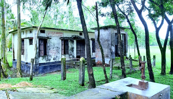 চট্টগ্রামে বন্যায় শতাধিক কমিউনিটি ক্লিনিকে চিকিৎসাসেবা বন্ধ, প্রান্তিক রোগীদের ভোগান্তি