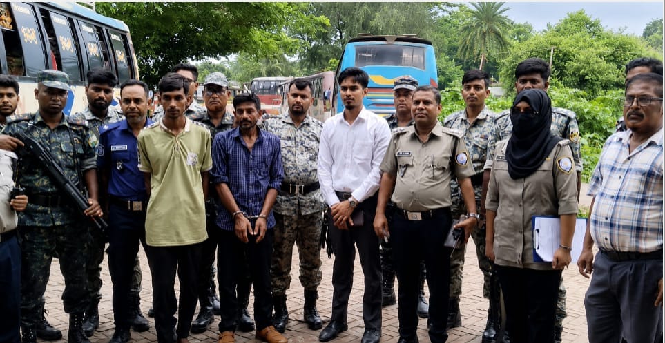 গোপালগঞ্জ বাসস্ট্যান্ডে ভ্রাম্যমাণ আদালতের অভিযান: মাদকসহ গ্রেপ্তার ২, কারাদণ্ড ও জরিমানা