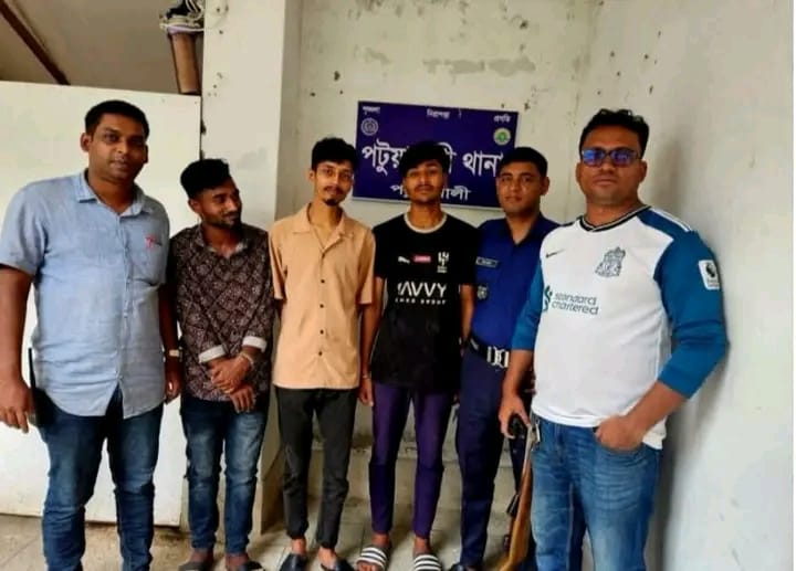 পটুয়াখালী মেডিকেল কলেজ এলাকা থেকে অভিযান: চুরি ছিনতাই ও মাদক সেবনের অভিযোগে ৩ জন আটক