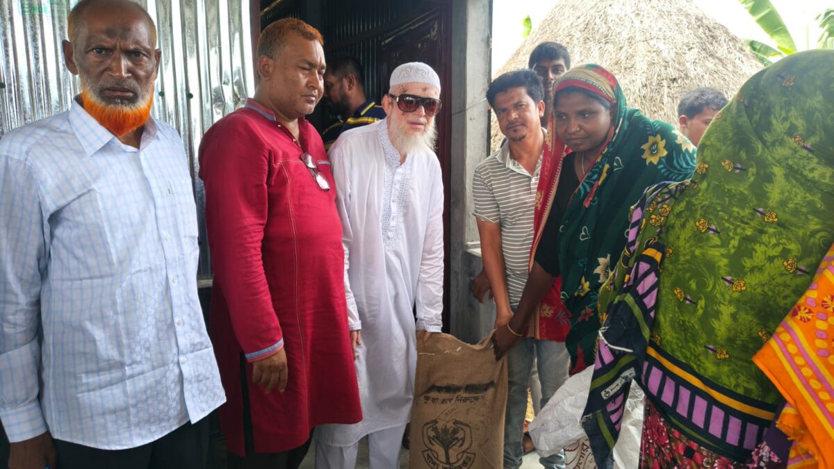 মাননীয় প্রধানমন্ত্রী তারেক রহমানের উপহার হিসেবে হলদিয়া ইউনিয়নের নদীভাঙন ও বন্যাদুর্গত মানুষের মাঝে ত্রাণ বিতরণ