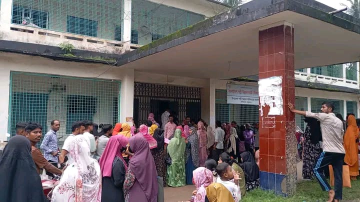 রাণীশংকৈলে ফ্যামিলি কার্ড শুমারির তথ্য সংগ্রহকারী ও সুপারভাইজার নিয়োগ পরীক্ষা অনুষ্ঠিত