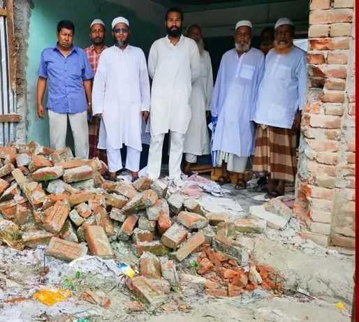 পটুয়াখালীর বাউফলে প্রবাসীর জমিতে নির্মাণ কাজে বাঁধা, ১০ লাখ টাকা চাঁদা দাবির অভিযোগ