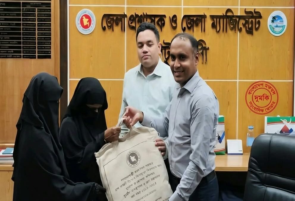 মরহুম হাফেজ আতাউল্লাহর পরিবারের প্রতি সহমর্মিতা, পাশে উপজেলা প্রশাসন