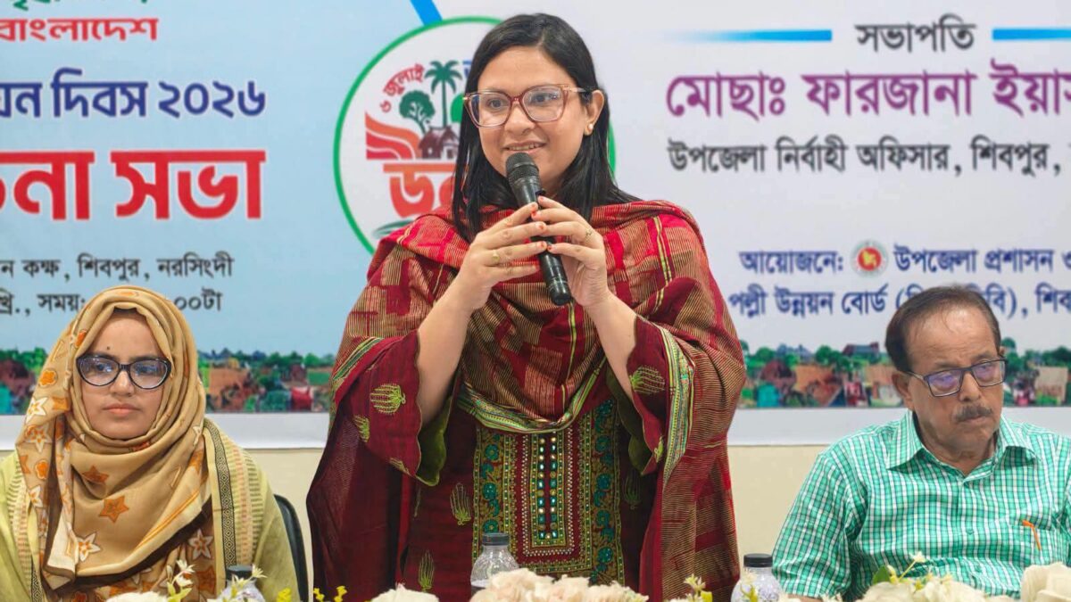 নরসিংদীর শিবপুরের মোছাঃ ফারজানা ইয়াসমিন ময়লার ভাগাড়ে করলেন ফুলের বাগান