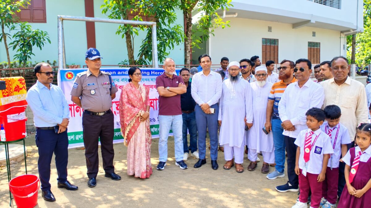 কোটালীপাড়ায় হাত ধোয়ার সঠিক পদ্ধতি শেখাতে সচেতনতামূলক কর্মসূচি।