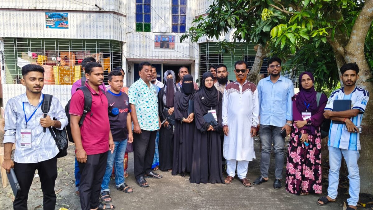 কোটালীপাড়ায় পিঞ্জুরী ইউনিয়নের ১নং ওয়ার্ডে ফ্যামিলি কার্ডের তথ্য সংগ্রহ কার্যক্রম উদ্বোধন