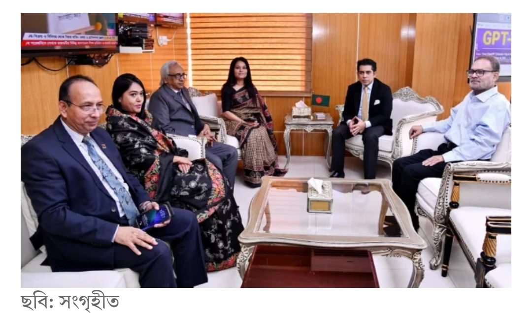 তথ্যমন্ত্রীর সঙ্গে প্রধান তথ্য কমিশনারের সাক্ষাৎ